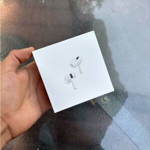 Apple AirPods Pro Box in White
